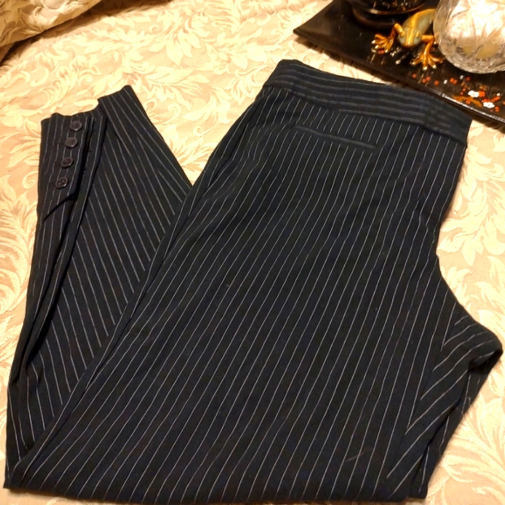 🐦‍⬛ Stellar Express Design Studio Vintage Black & White Pin Striped Pants - 12